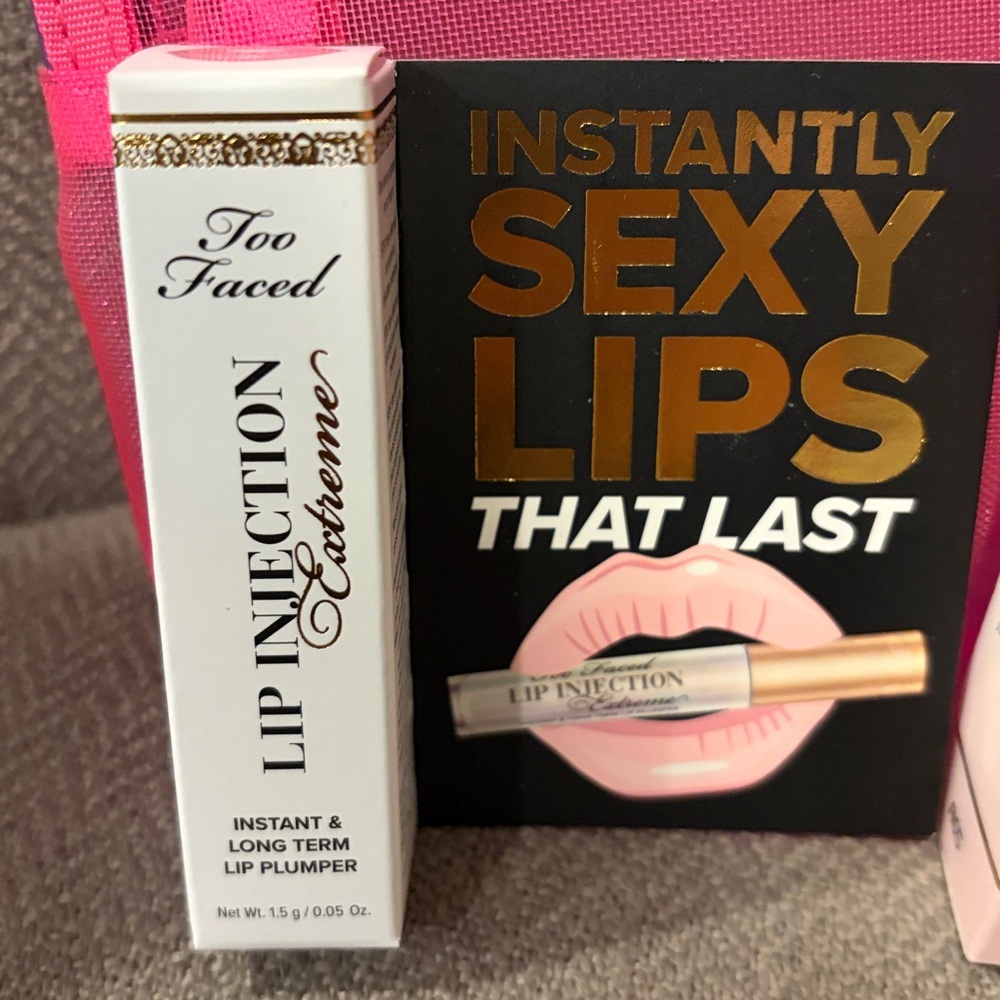 Too Faced Pink Beauty Essentials Set - Picture 2 of 6
